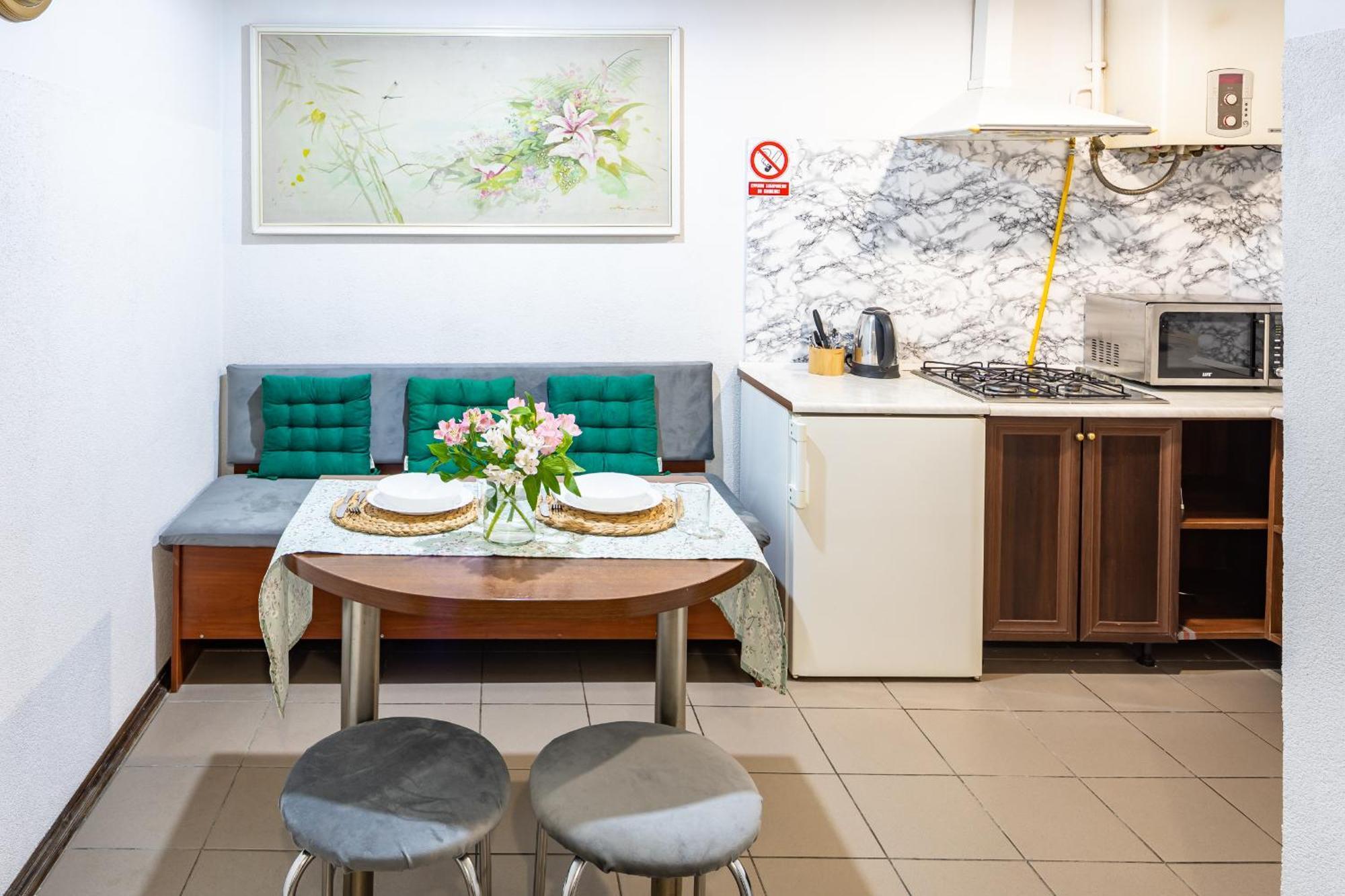 Complex Of Central Apartments 리비프 외부 사진